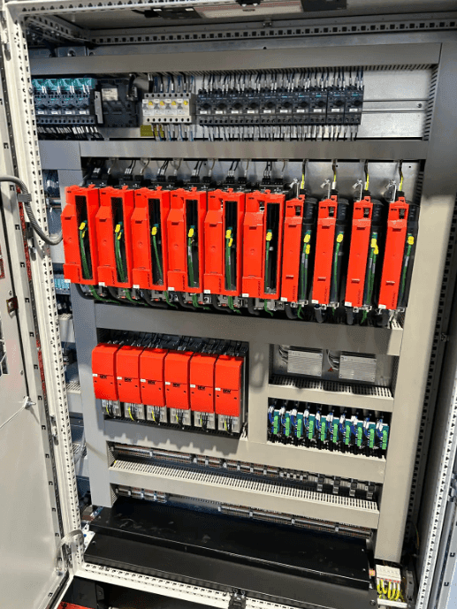 Professioneller und maßgeschneiderter Schaltschrankbau